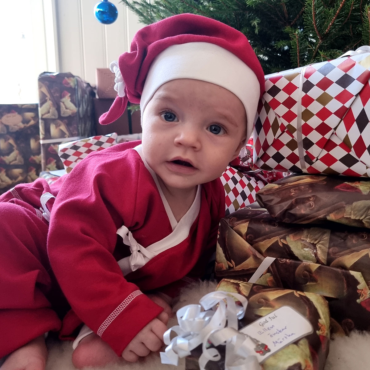 42119 Minimundus ekologisk tomtedräkt röd och vit Minimundus ekologisk tomtedräkt röd och vit